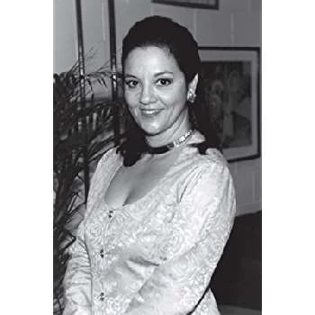 Denise Del Vecchio Biography