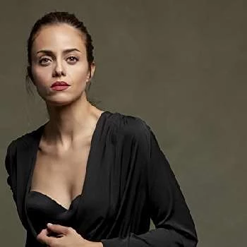 Deniz Barut - Height, Bio, Wiki, Family, Birthplace, Networth & More