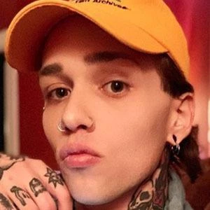 Tyler Dennen - Family, Bio, Birthday, Family, Income & More