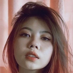 Shaina Denniz Biography