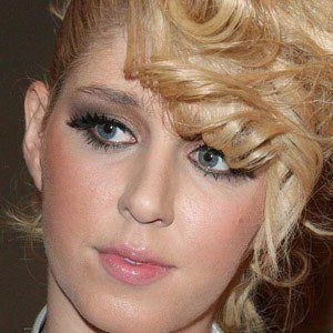 Esmee Denters Biography