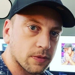 Jon Denton Biography