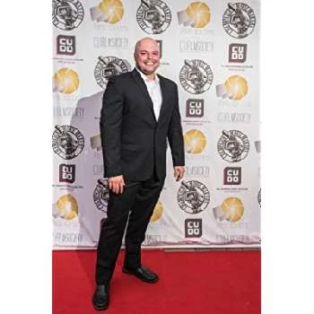 Derek Hahn - Age, Bio, Birthdate, Family, Networth & More