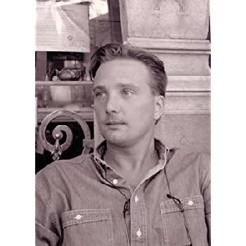 Derek Lyons Biography