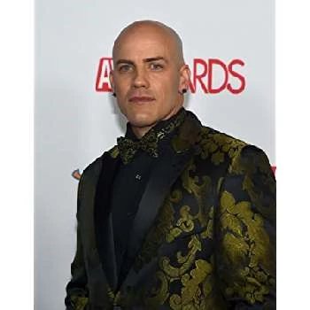 Derrick Pierce - Height, Bio, Wiki, Family, Birthplace, Networth & More