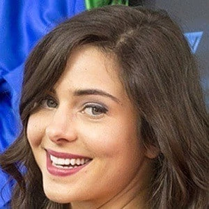 Holly Deveaux - Height, Bio, Wiki, Family, Birthplace, Networth & More