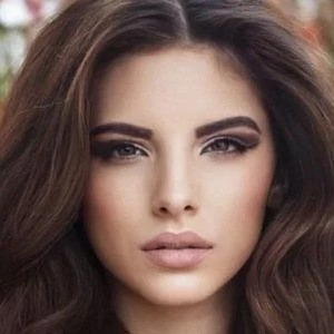 Chelsie Deville Biography