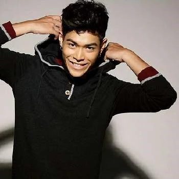 Deyn Lee - Family, Bio, Birthday, Family, Income & More