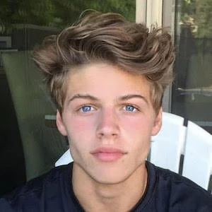 Sam Dezz Biography
