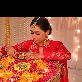 Dhwani Shah - Age, Bio, Birthdate, Family, Networth & More