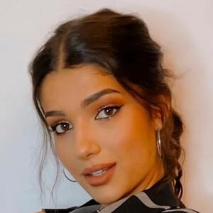 Abril di Yorio Biography