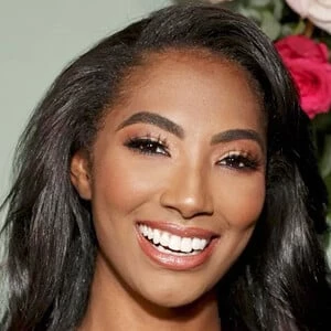 Taylor Mackenzie Dickens Hale - Family, Bio, Wiki, Dat of Birth, Networth & More