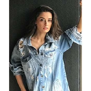 Dila Danisman - Date Of Birth, Bio, Birthdate, Parents, Networth & More