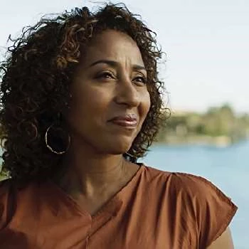 Dionne Lea - Age, Bio, Birthdate, Family, Networth & More