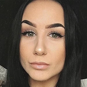 Divina - Age, Bio, Career, Family, Wiki, Networth & More