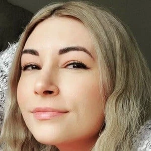 Alinity Divine Biography