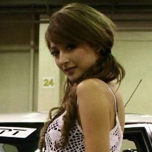 Leah Dizon Biography