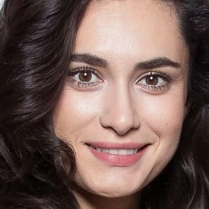 Hande Dogandemir Biography