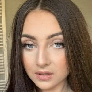 Sara Dol - Age, WIki, Birthday, Family, Networth & More