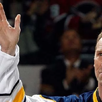 Dominik Hasek Biography