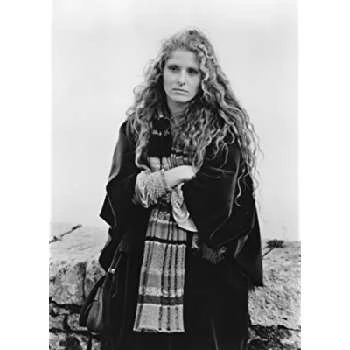 Domiziana Giordano - Family, Bio, Birthday, Family, Income & More