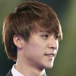 Son Dong-woon Biography