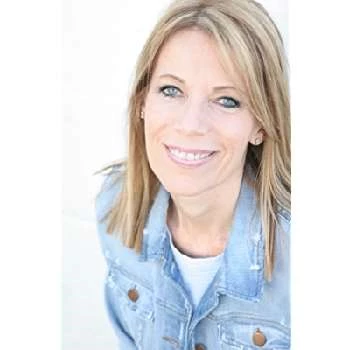 Donna Berrie - Age, Bio, Birthdate, Family, Networth & More