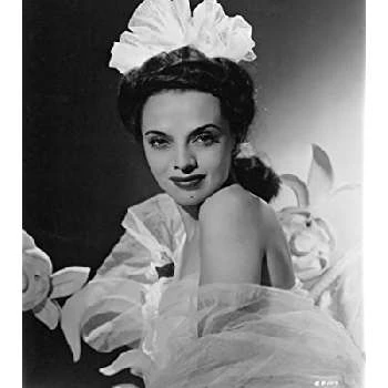 Dora Luz - Networth, Bio, Wiki, Family, Birthday, Networth & More