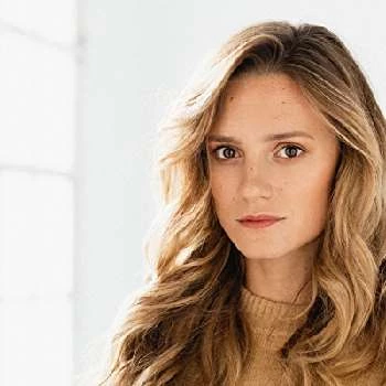 Dóra Sztarenki - Birthdate, Age, Family, Bio, Networth & More