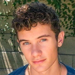 Zak Dossi Biography