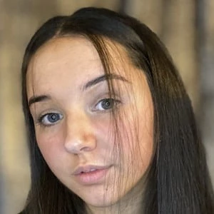 Lily Draycott - Height, Bio, Wiki, Family, Birthplace, Networth & More