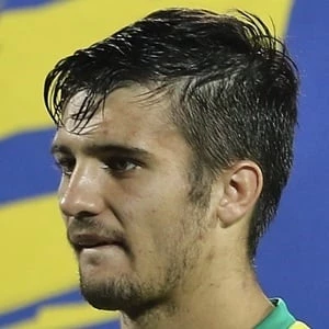 Léo Dubois - Parents, Networth, Bio, Birthdate, Family Wiki & More