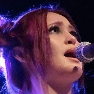Elley Duhe Biography