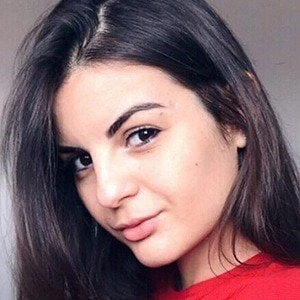 Angela Dun Biography