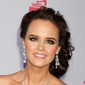 Shaila Durcal - Biography, Birthday, Wiki, Family, Networth & More