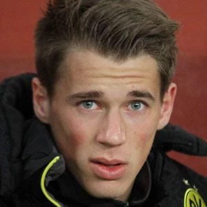 Erik Durm - Wiki, Bio, Birthdate, Networth, Family & More