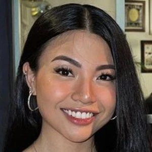 Michelle Dy Biography
