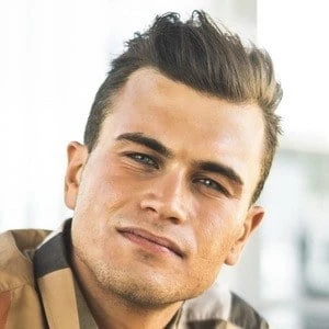 Dyl - Age, Height, Birthdate, Bio, Family, Networth & More