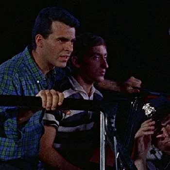 Earl Rowe - Age, Height, Birthdate, Family, Wiki & More