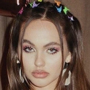 Lily Easton - Family, Bio, Birthday, Family, Income & More