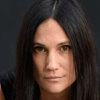 Einat Weitzman - Height, Bio, Wiki, Family, Birthplace, Networth & More