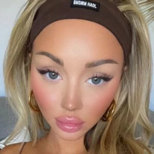 Vanna Einerson - Wiki, Family, Bio, Birthdate, Networth & More