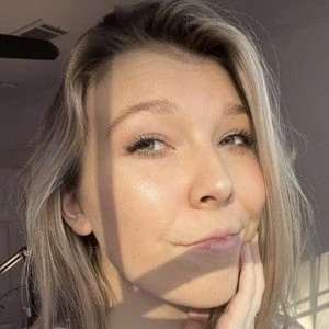 ElainaExe Biography