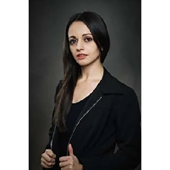 Elaine Thrash Oliveira - Age, Bio, Birthdate, Family, Networth & More