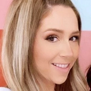 Tracy EleventhGorgeous - Family, Bio, Birthdate,Age, Networth , Wiki& More