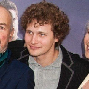 Warren Elgort - Biography, Birthdate, Family, Networth & More