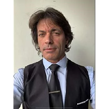 Elia Lambros - Family, Bio, Birthday, Family, Income & More