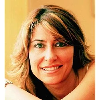 Elif Dagdeviren Biography