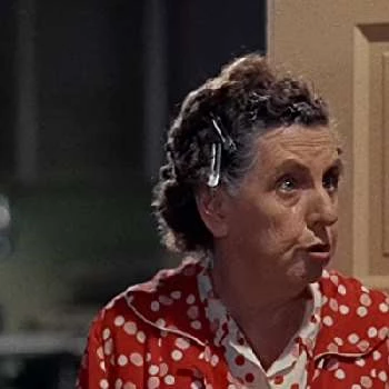 Elinor Hammer - Age, Bio, Birthdate, Family, Networth & More