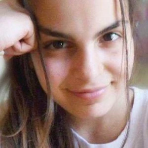 Seniora Elis Biography
